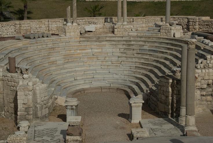 Egypt Tours the Roman Amphitheatre in